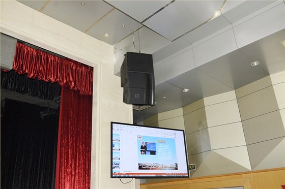 六十五中 JBL VRX900P 有源線陣列音箱禮堂項(xiàng)目