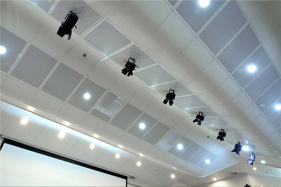JBL 812M兩分頻揚聲器