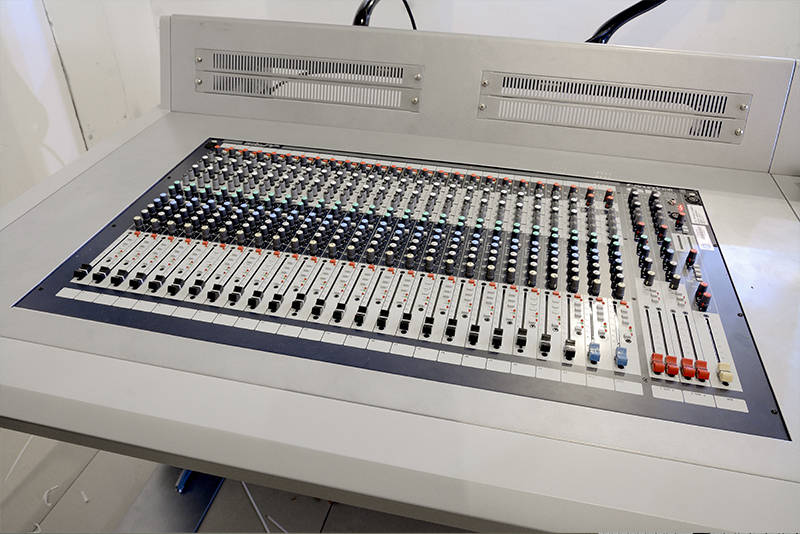 Soundcraft GB2 模擬調(diào)音臺